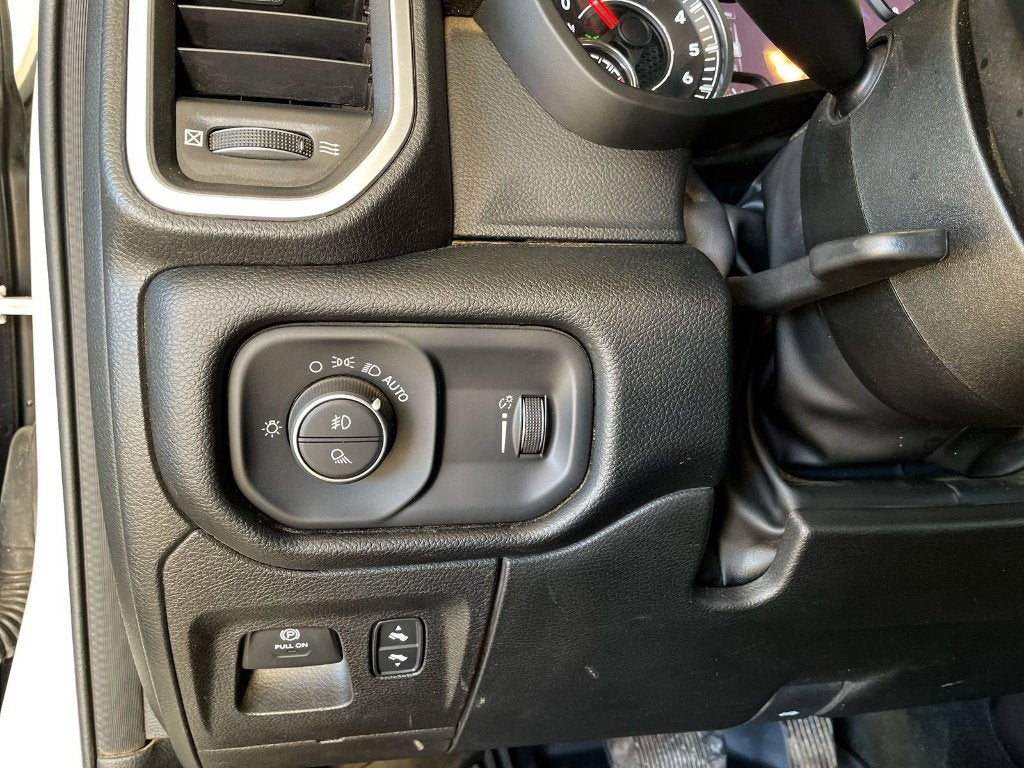 2022 RAM 1500 Big Horn Quad Cab 4x4 6'4" Box