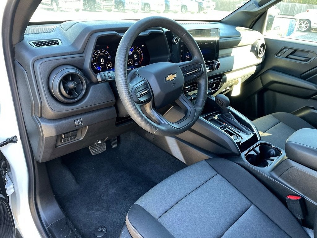 2025 Chevrolet Colorado WT/LT