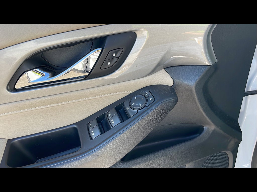 2022 Chevrolet Traverse LT Leather