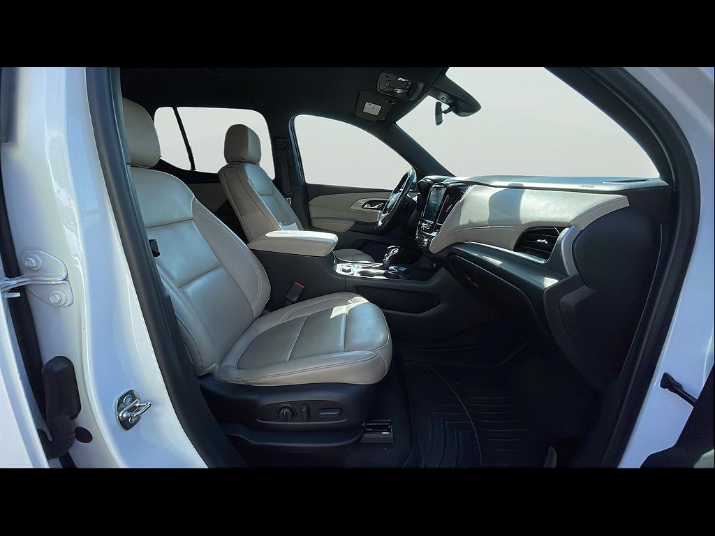 2022 Chevrolet Traverse LT Leather