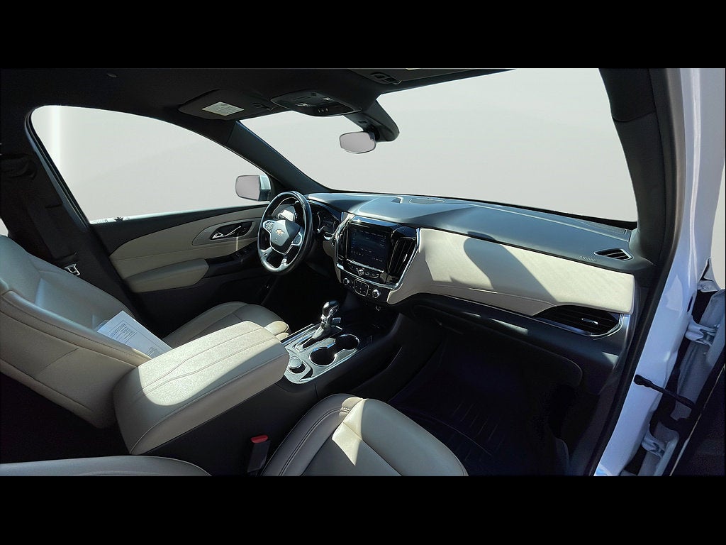 2022 Chevrolet Traverse LT Leather