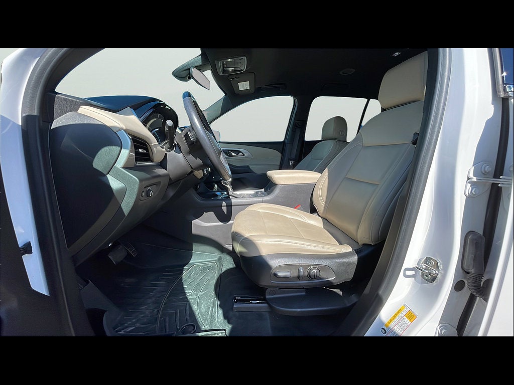 2022 Chevrolet Traverse LT Leather